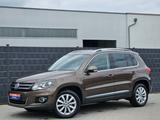 Volkswagen Tiguan Sport 2.0 TDI DSG Sport & Style 4Motion - Volkswagen Tiguan aus 2012 mit Diesel-Antrieb