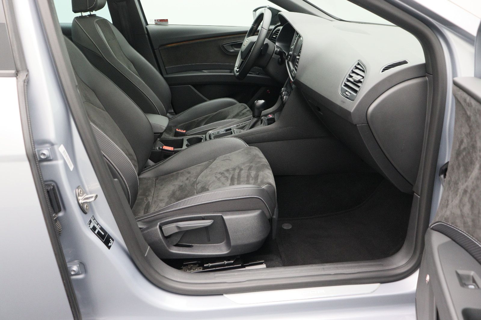 Fahrzeugabbildung CUPRA Leon ST Cupra 2,0TSI 4 Drive DSG ACC Panorama