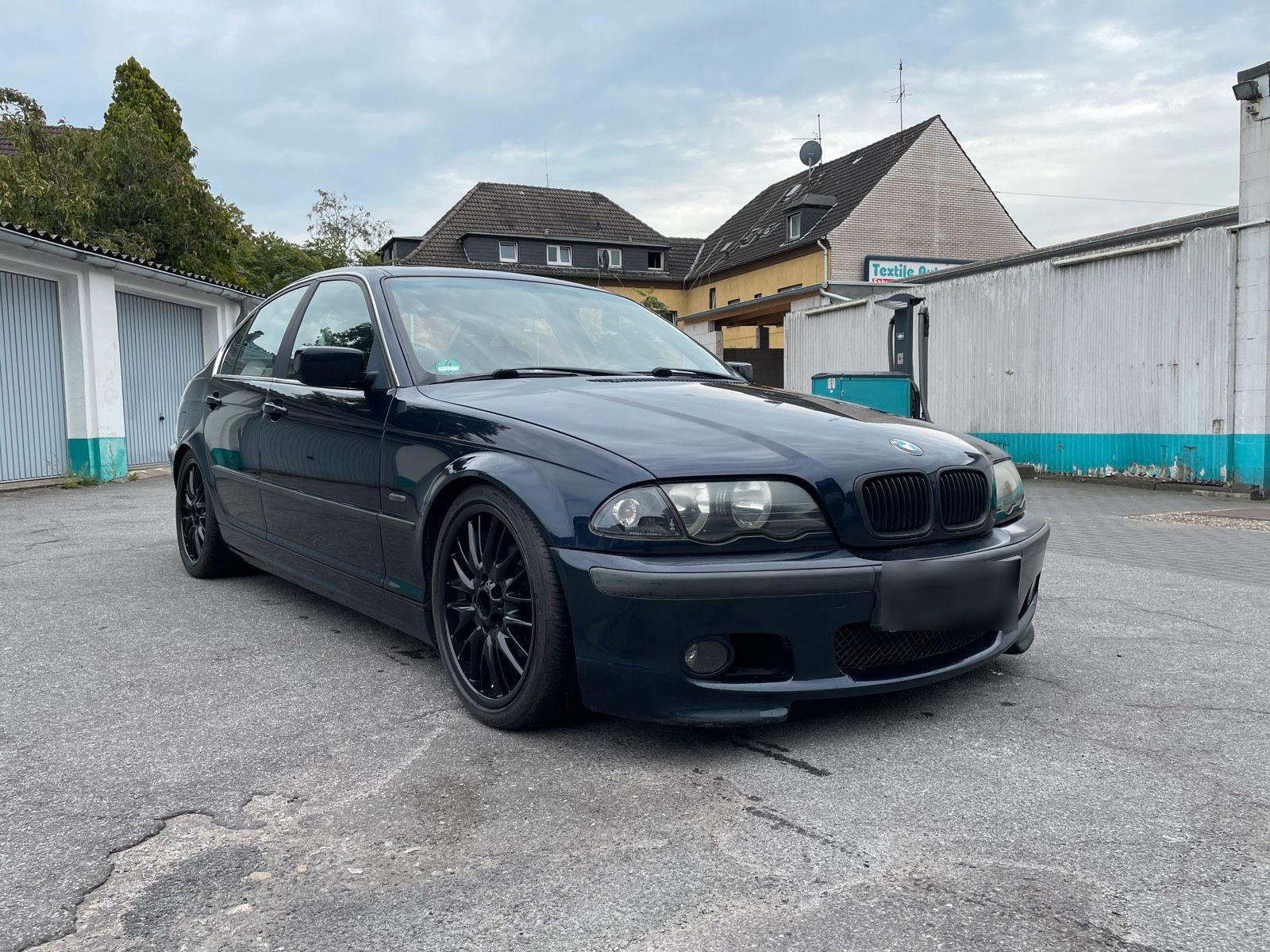 BMW 320
