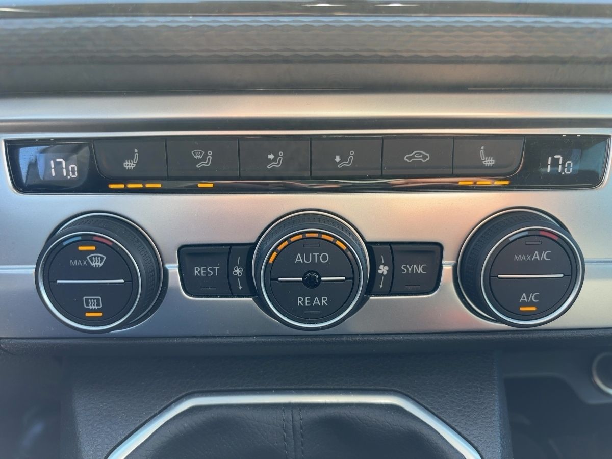 Fahrzeugabbildung Volkswagen T6 Multivan 6.1 Trendline 2.0 TDi AHK GJR