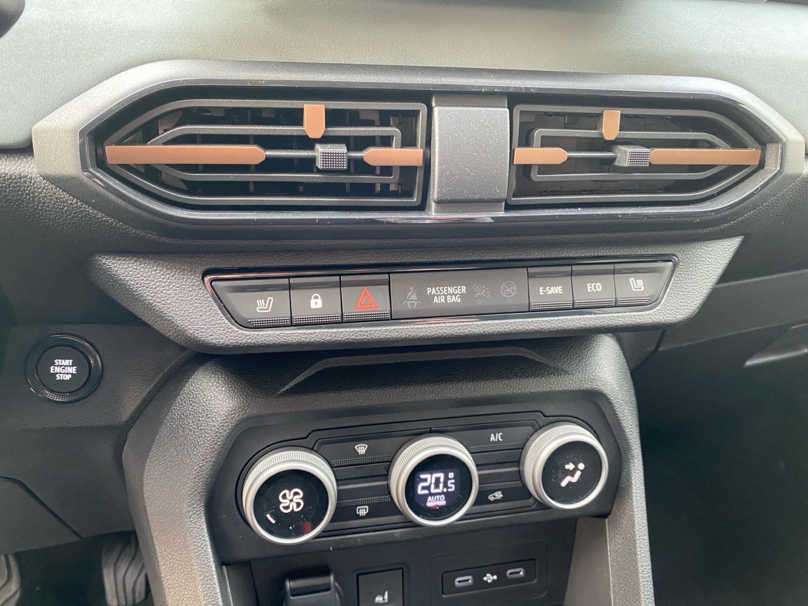 Fahrzeugabbildung Dacia Jogger Extreme Hybrid 155 Automatik *NAVI*SINTER