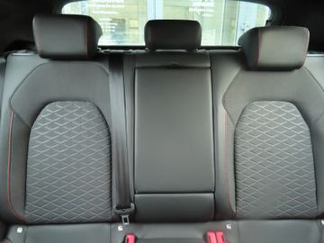 Fotografie 8 des Seat Leon FR 1.5 eTSi DSG LED Navi `18 Dynamic