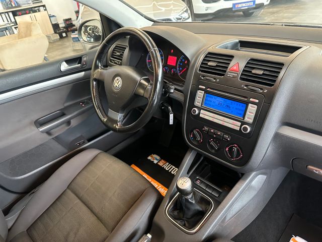 Volkswagen Golf V Lim. Tour *KLIMA*SZHZ*TEMPOMAT*AHK*