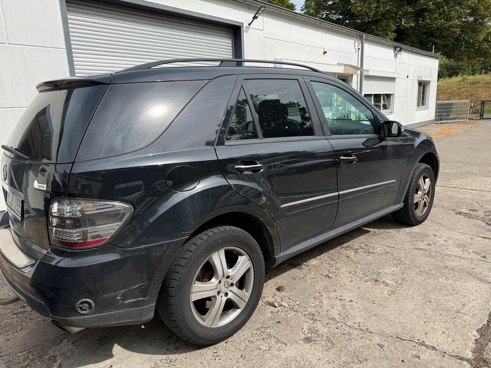 Mercedes-Benz ML350 2005 — engine 272 HP (200kW)