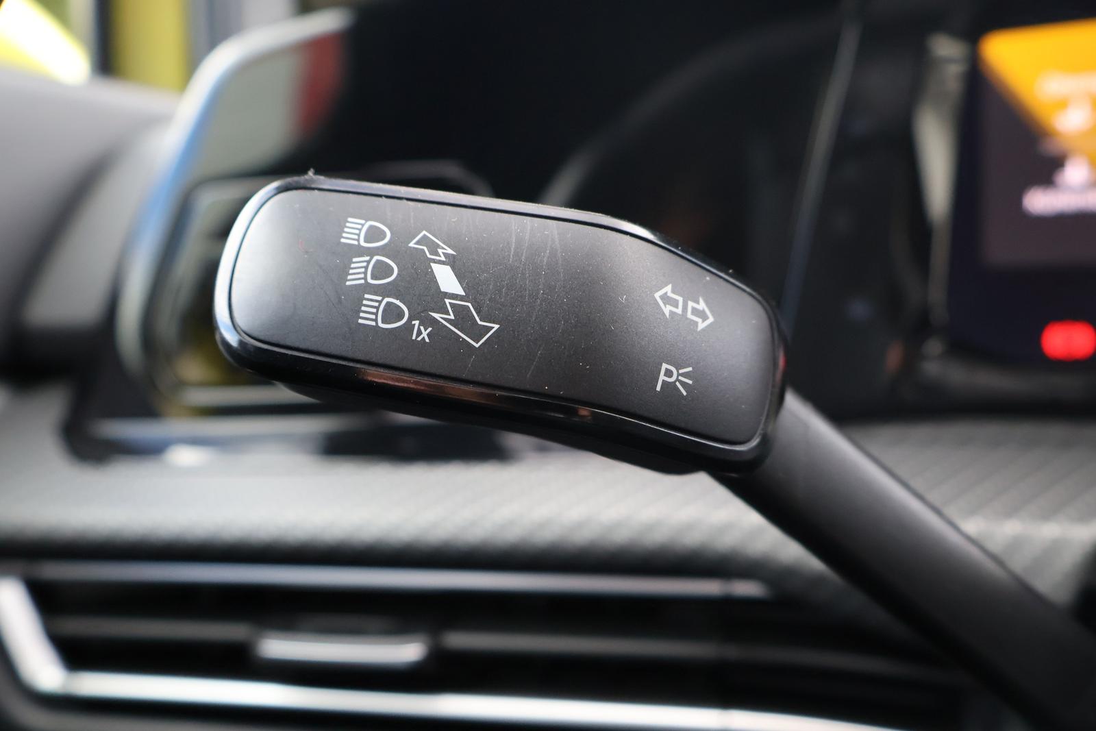 Volkswagen Golf VIII 1.5 16V TSI R-Line LED Navi Tempomat, миниатюра 25