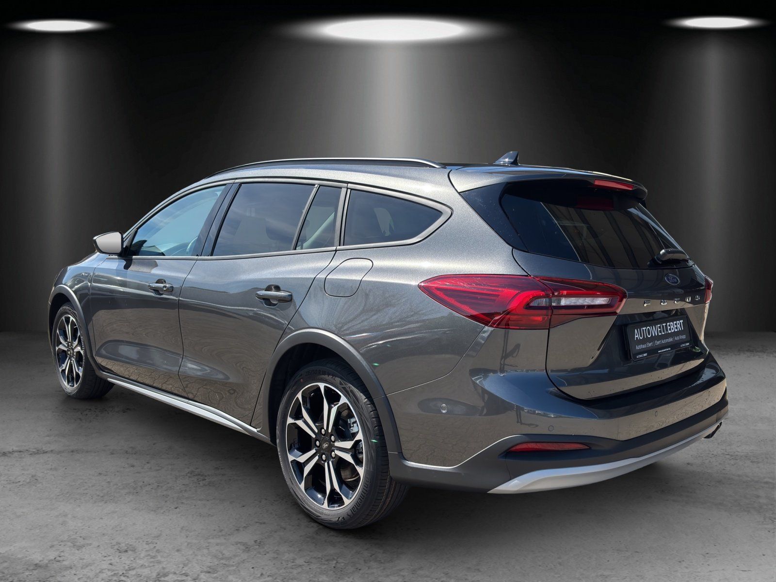 Fahrzeugabbildung Ford Focus Active X Pano Dach B&O Winter Pak. LED Mat