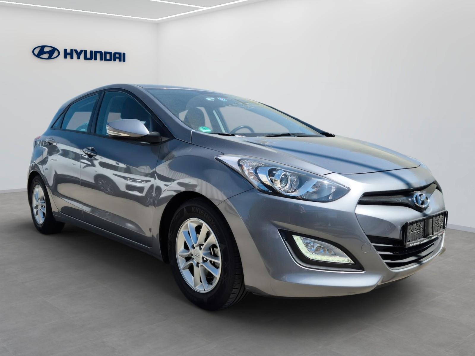 Hyundai i30 Trend*AUTOMATIK*PDC*8-FACH BEREIFT*KLIMA