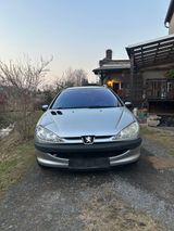 Peugeot 206 SW ,TÜV ,8 fach bereift,sofort... - Peugeot 206 aus 2003: SW