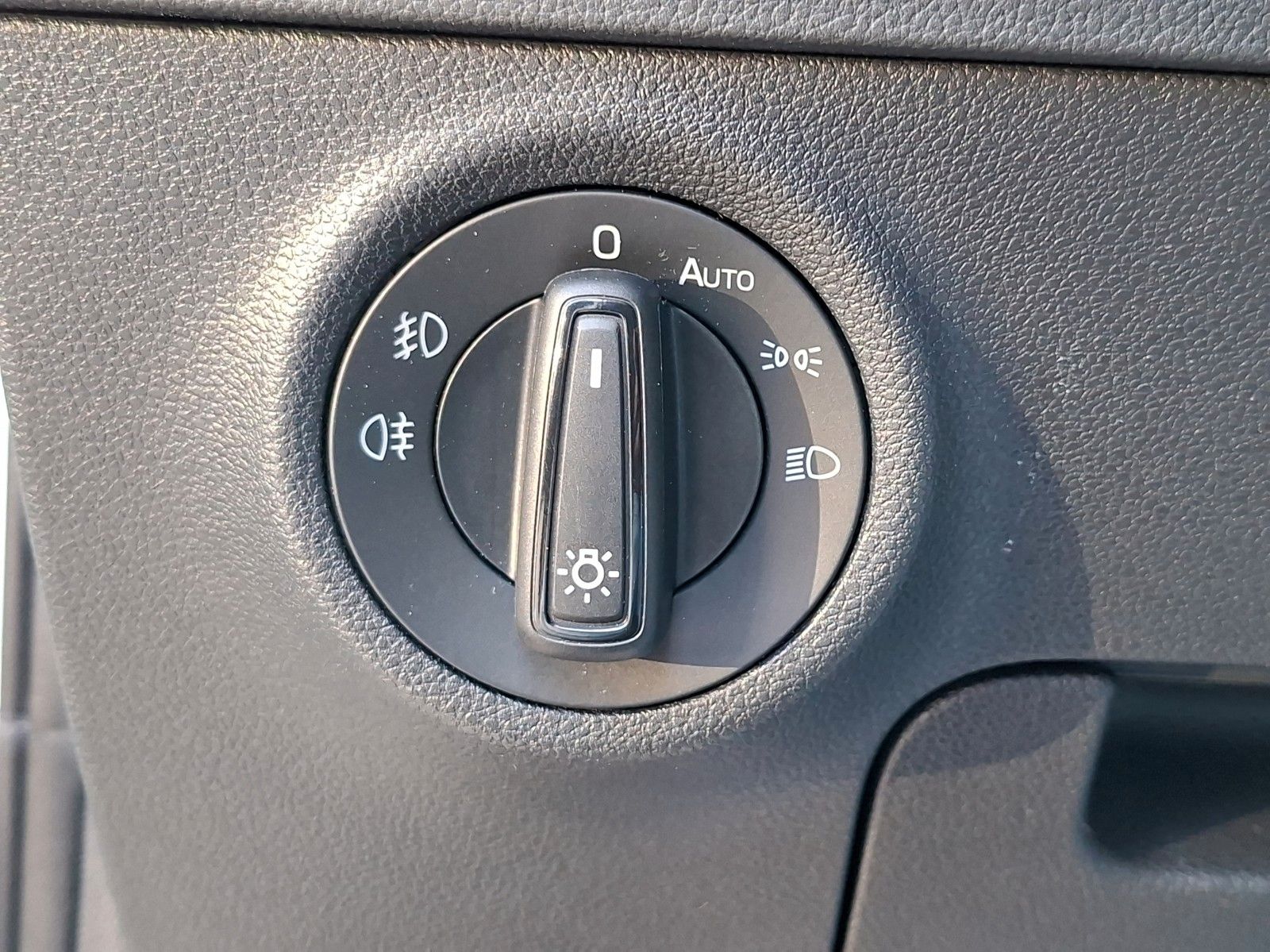 Fahrzeugabbildung SKODA 1.5L DSG**AHK*Smartlink*LED*DAB*ViCo*ACC**