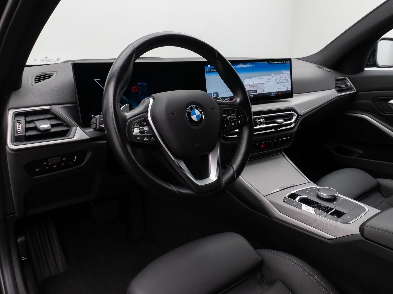 Fahrzeugabbildung BMW 318d Kamera HUD DAB ACC Komfort Alarm Sport