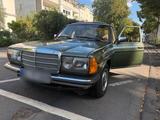 Mercedes-Benz W123 Mercedes Benz 230e - Mercedes-Benz 230: W123 230e