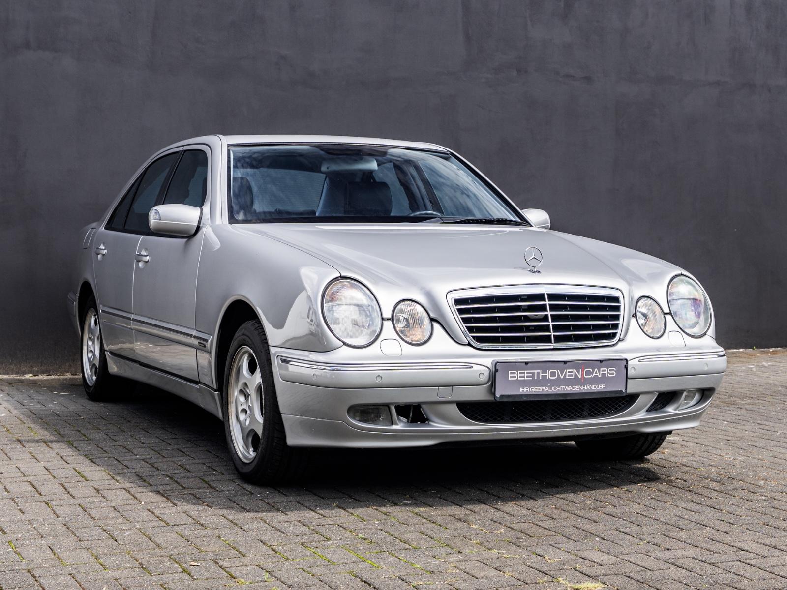 Mercedes-Benz E 280 4MATIC AVANTGARDE 1 HAND LEDER SD