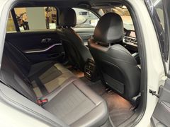 BMW 330i Sport Line*LED*360*HIFI*ACC*WINTERPAKET*TOP