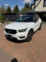Volvo XC40 D4 AWD R Design Geartronic R Design - Volvo XC40 von privat