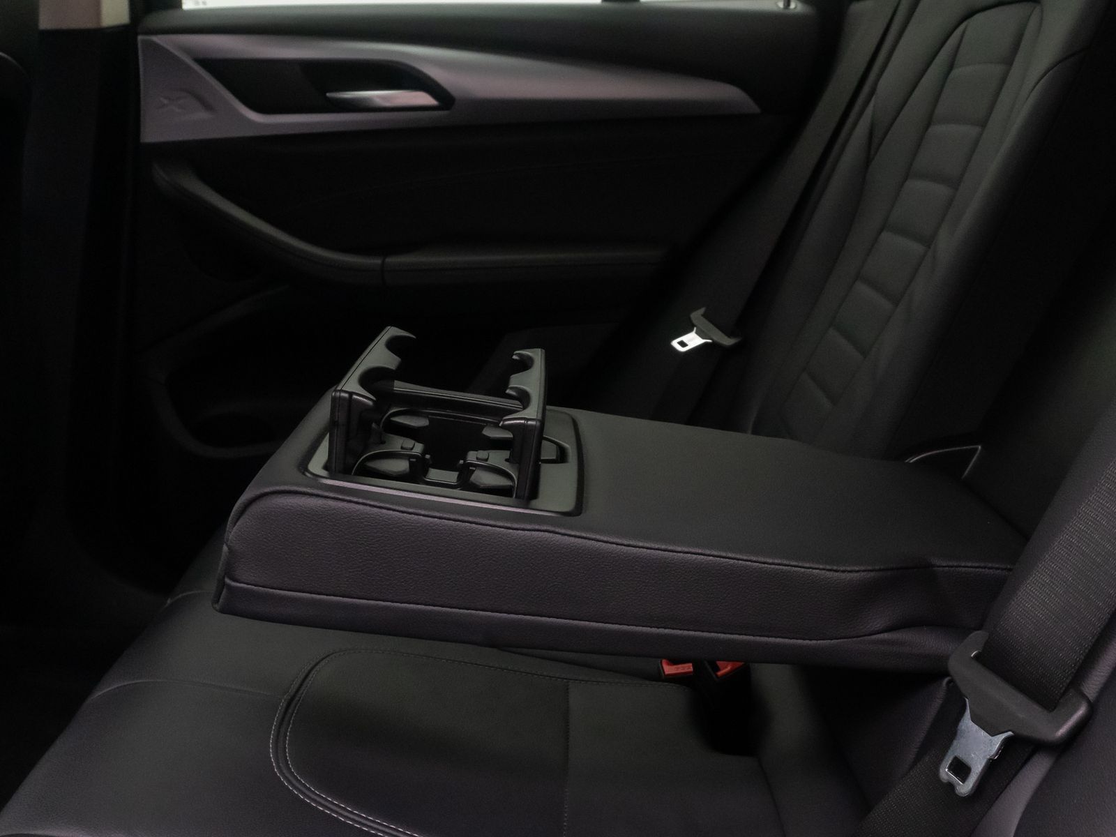 Fahrzeugabbildung BMW X3 xD20d DAB GeschwindigReg Leder Sport 18Zoll