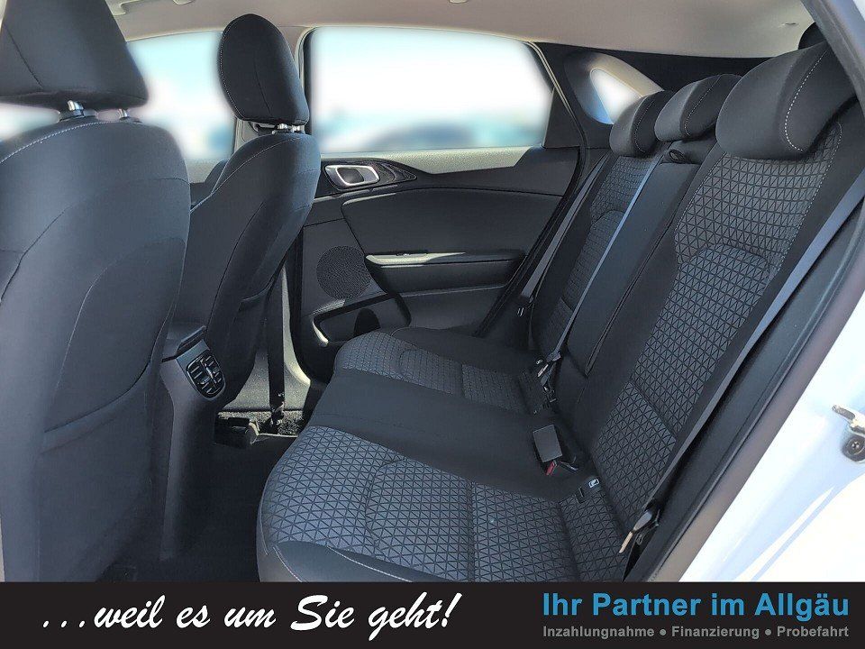 Fahrzeugabbildung Kia CEED 1.4T DCT SPIRIT GARANTIE-7.28 TEC/NAV-P 1HD