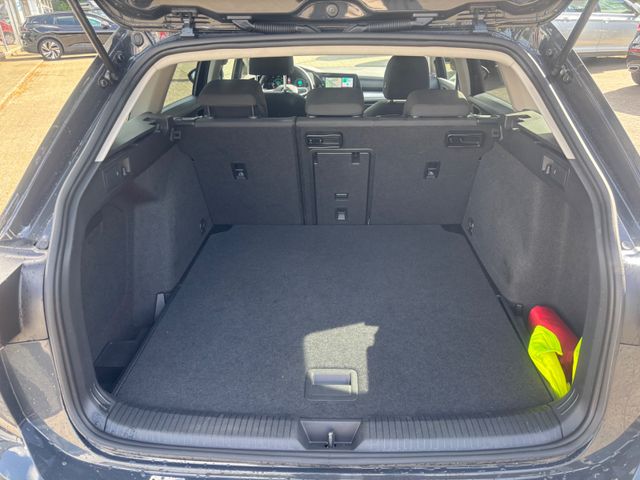 Golf VIII Variant 2.0 TDI DSG*App*Navi*ACC*LH+SH