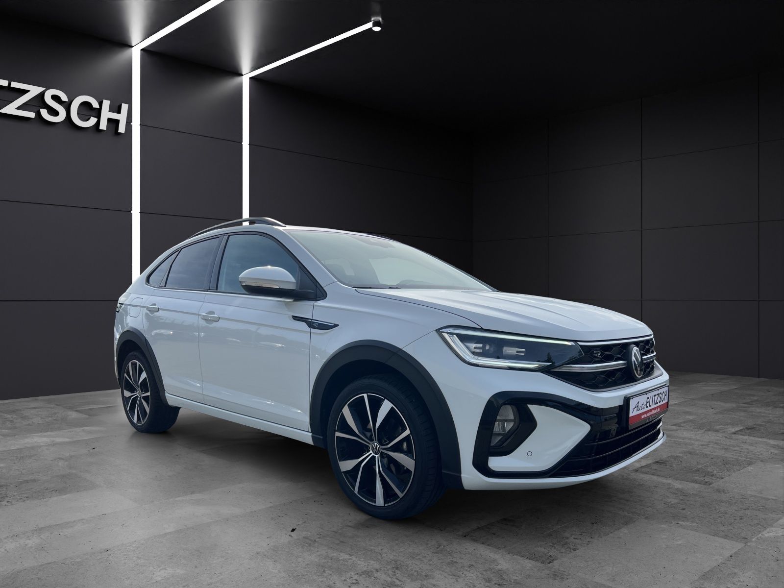 Fahrzeugabbildung Volkswagen Taigo R-Line TSI DSG IQ.Light ACC SHZ RearView N