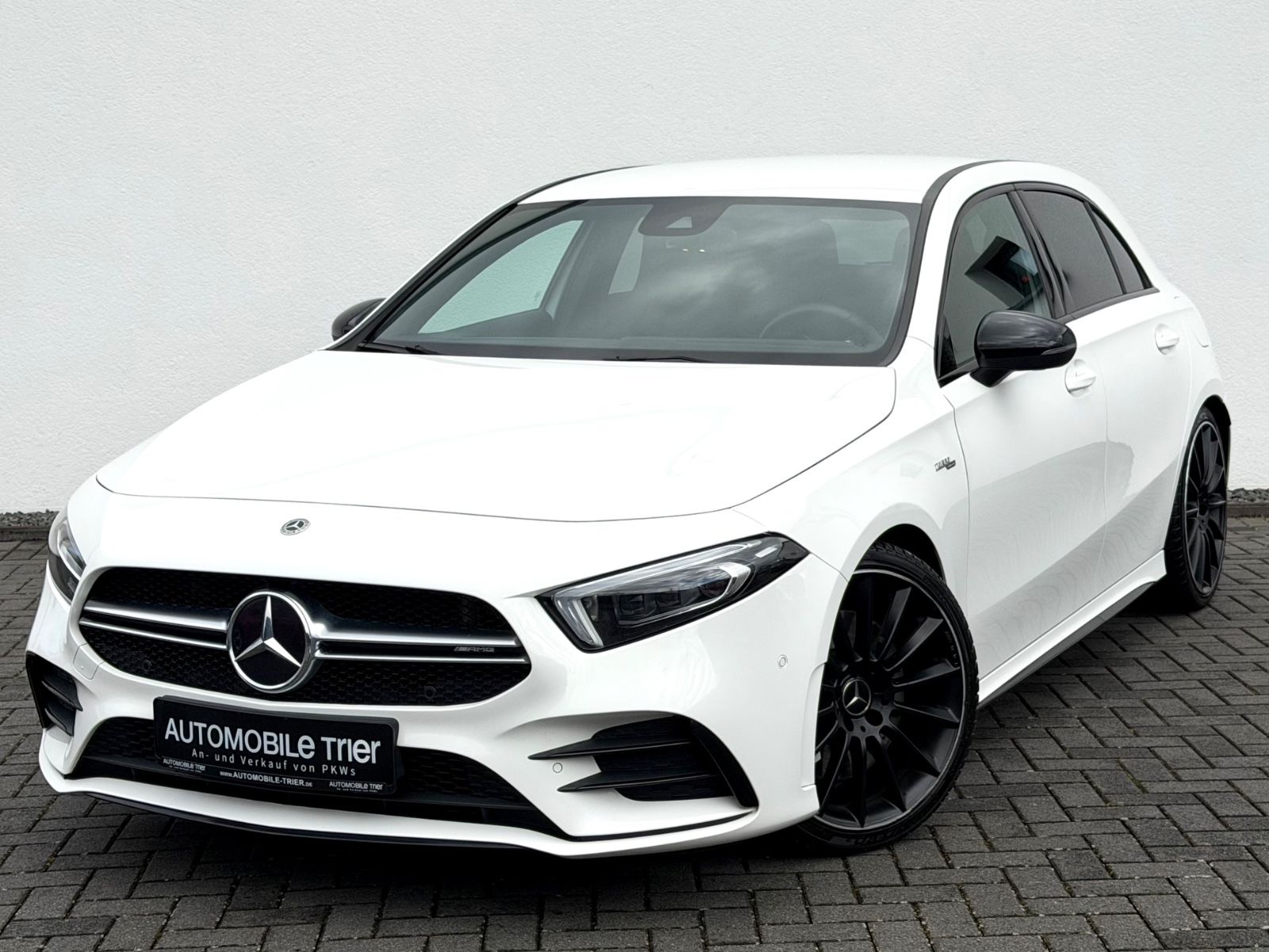 MERCEDES-BENZ A 35 AMG 4Matic /NAVI/LED/CAM/GARANTIE/
