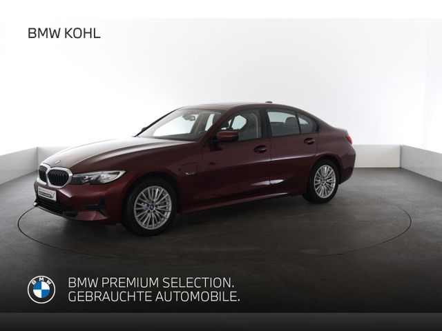 BMW 330 e Sport Line Glasdach Akustikverglasung Ambi