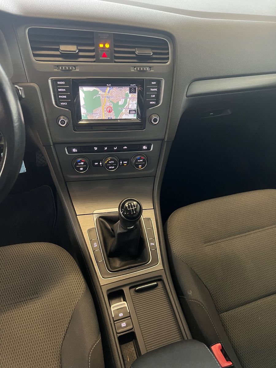 Fahrzeugabbildung Volkswagen Golf VII Lim. 1.6 TDIComfortline *1.HAND*SCHECKH