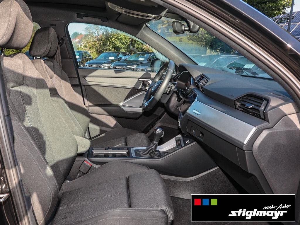 Audi Q3 S-line 40 TFSI quattro ACC AHK LED NAVI PANO foto 5