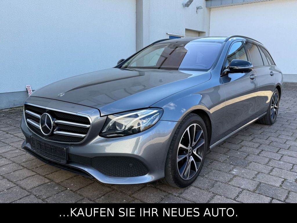Image of Mercedes-Benz E 220