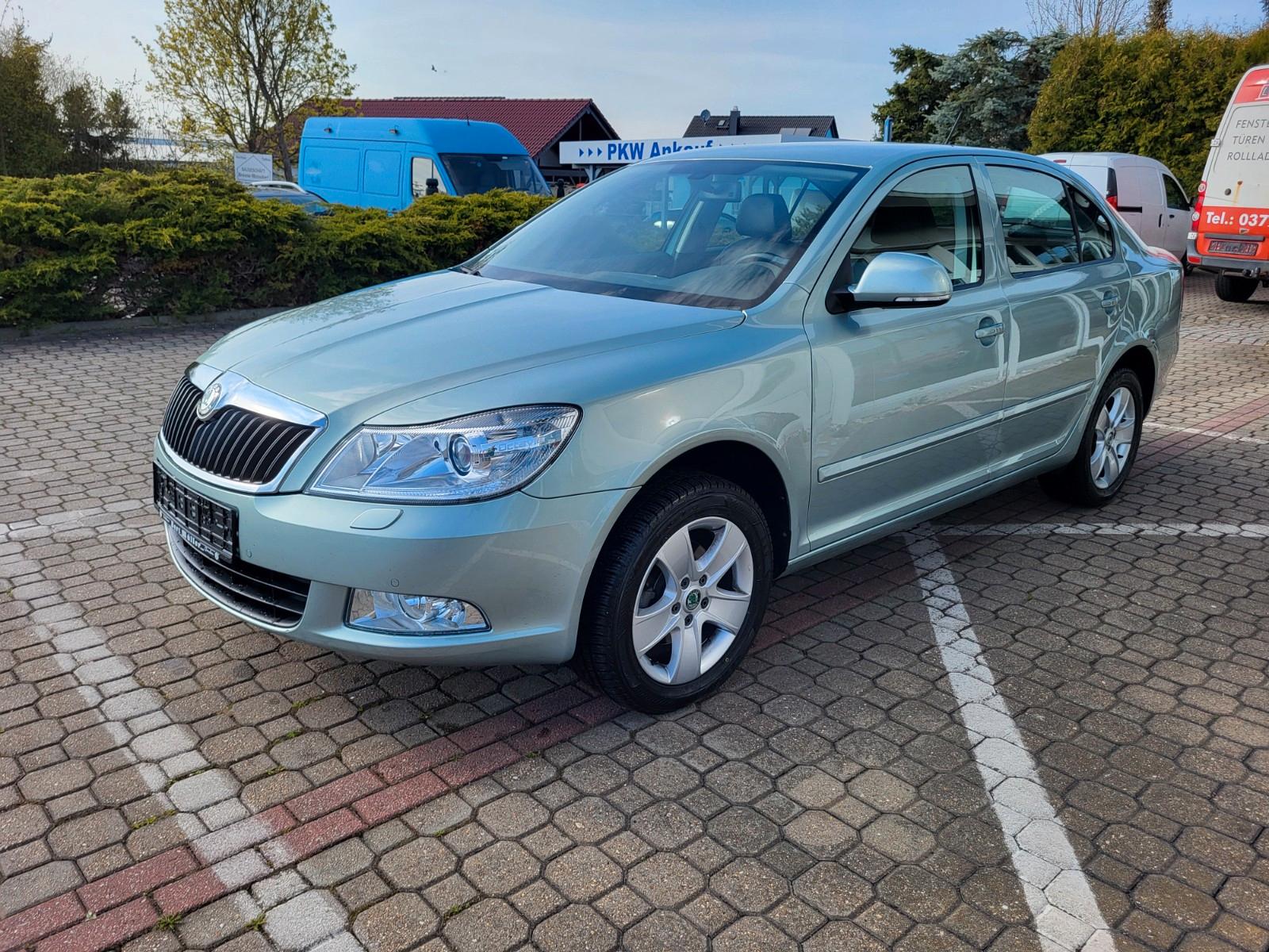 Skoda Octavia Lim. Elegance Automatik 30Tkm Xenon