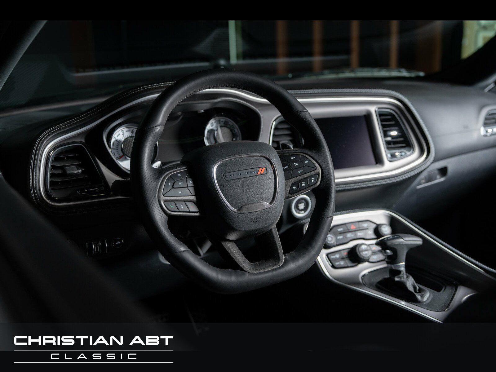 Fahrzeugabbildung Dodge Challenger R/T 5.7 V8 HEMI