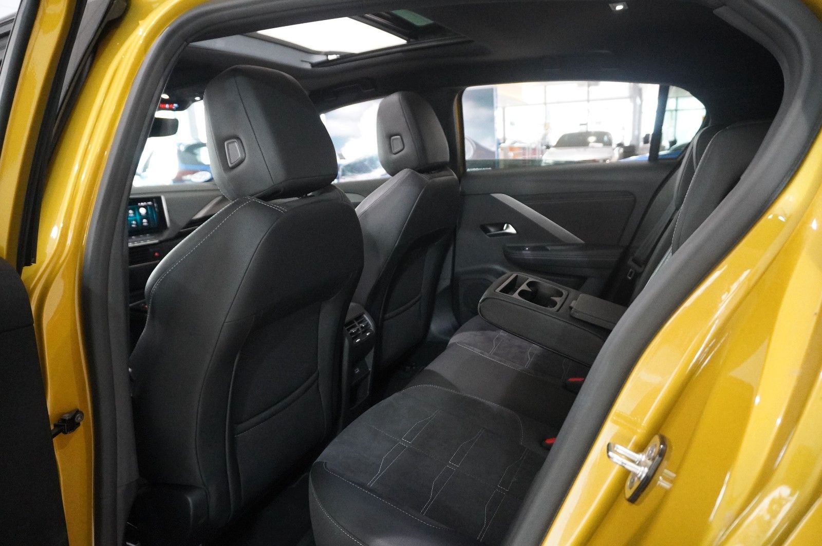 Fahrzeugabbildung Opel Astra L Lim. 1.6 HYBRID ULTIMATE NAVI/360°/HUD