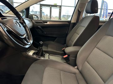 MYAUTOCENTER – Gebraucht- und Jahreswagen mit Werkstattservice in Pfaffenhofen Volkswagen Golf Sportsvan VII Comfortline BMTStart-Stopp