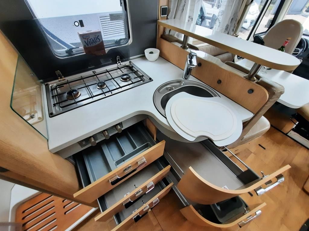 Fahrzeugabbildung HYMER / ERIBA / HYMERCAR B-Klasse 680 Lithium/Solar/Gastank/1.Hand