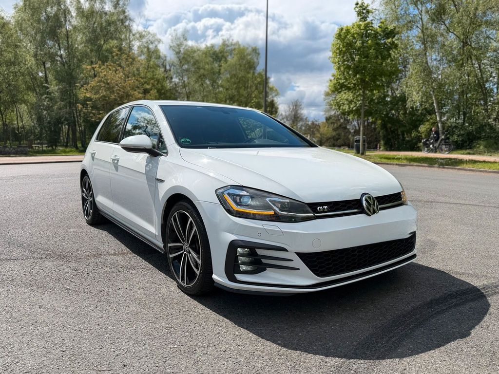 Image of Volkswagen Golf