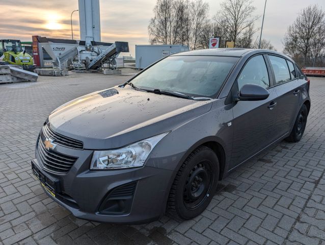 Chevrolet Cruze Hatchback LS+   1-Hand  HU Neu !!!