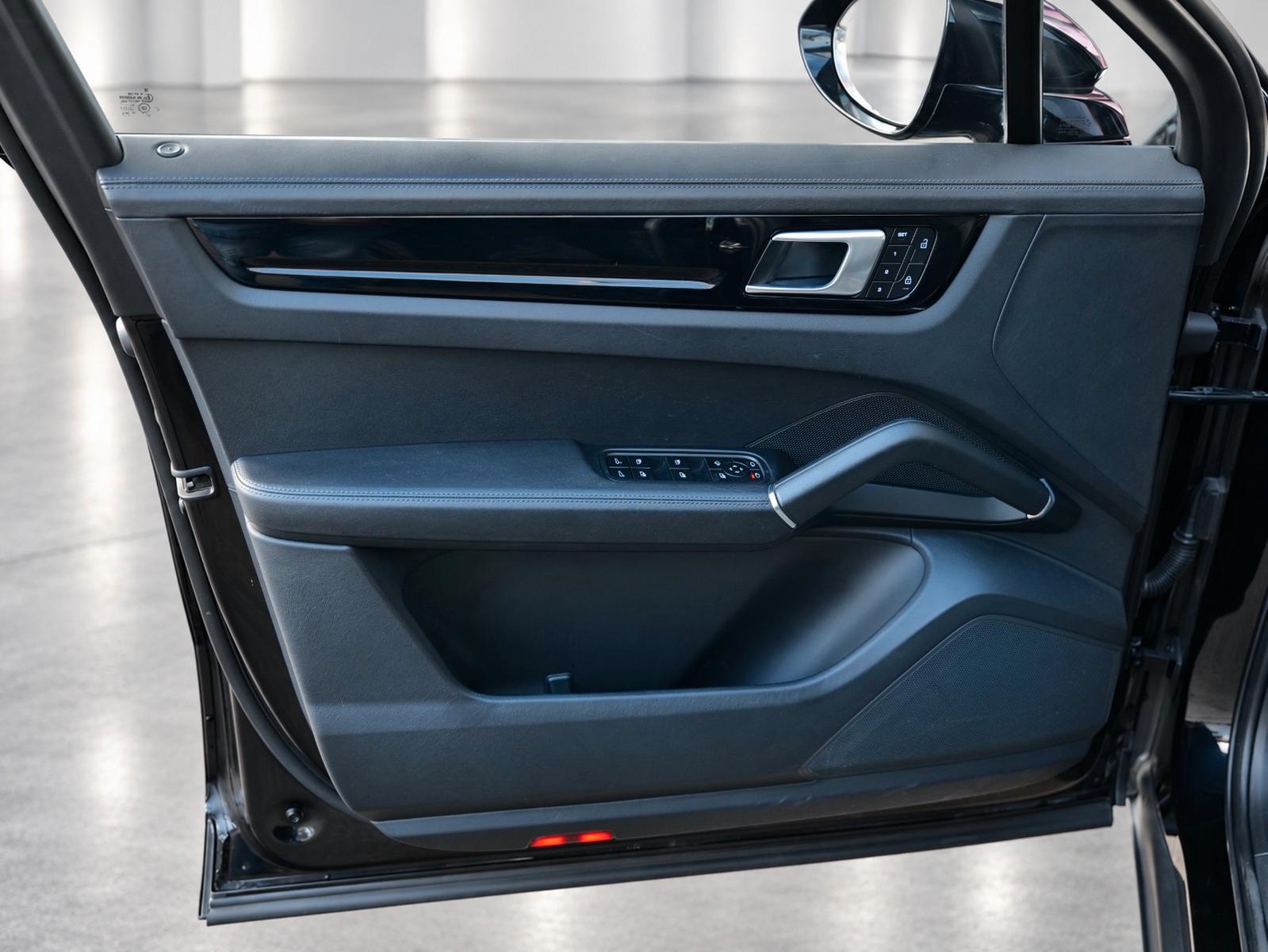 Porsche Cayenne SPORT DESIGN+ACC+360°+HUD+LEDERPAKET