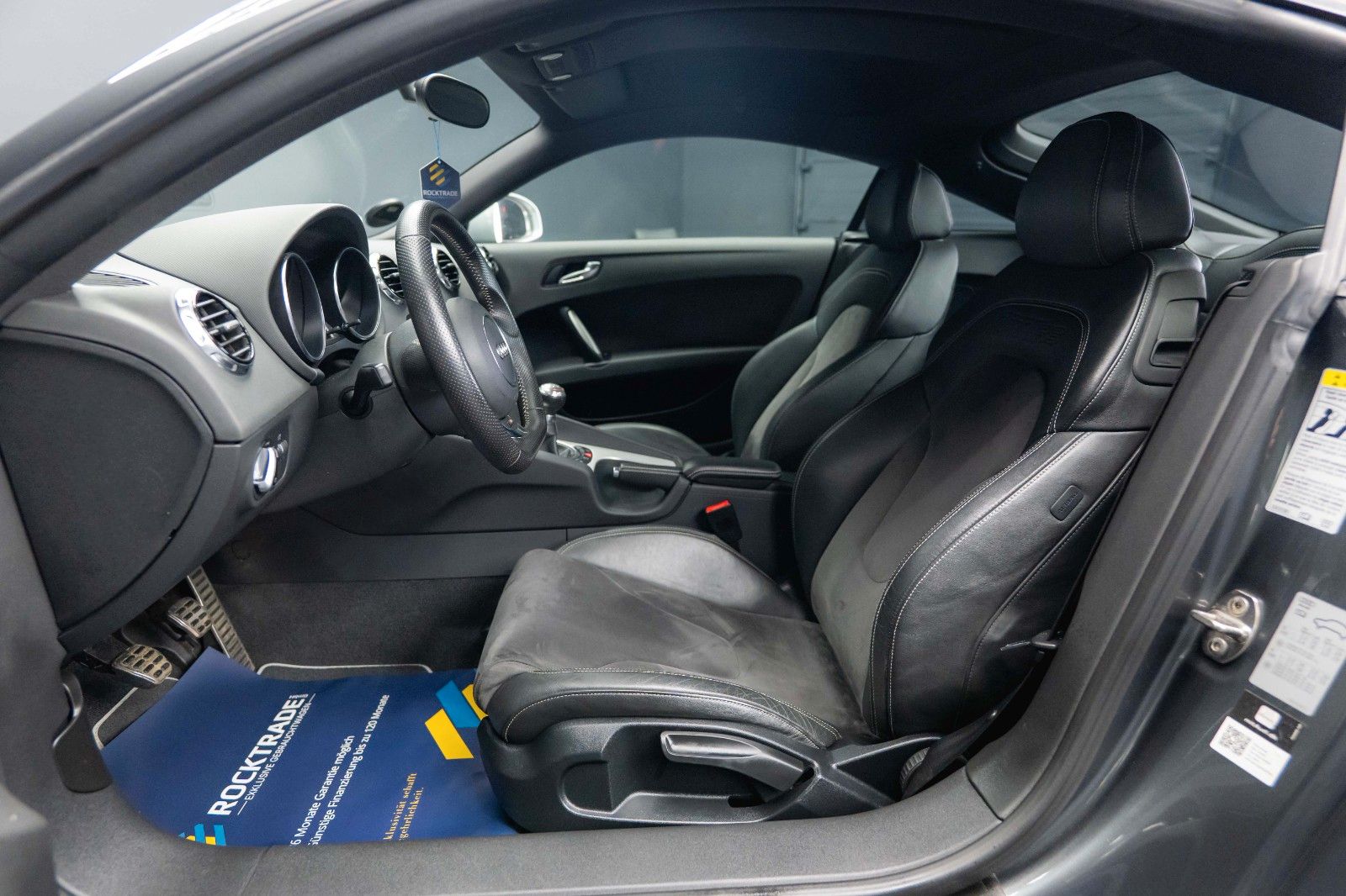 Fahrzeugabbildung Audi 2.5 TFSI TT RS Coupe quattro 6-Gang *Bi-Xenon*