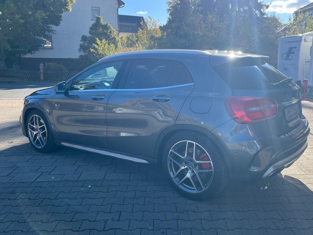 Mercedes-Benz GLA 45 AMG