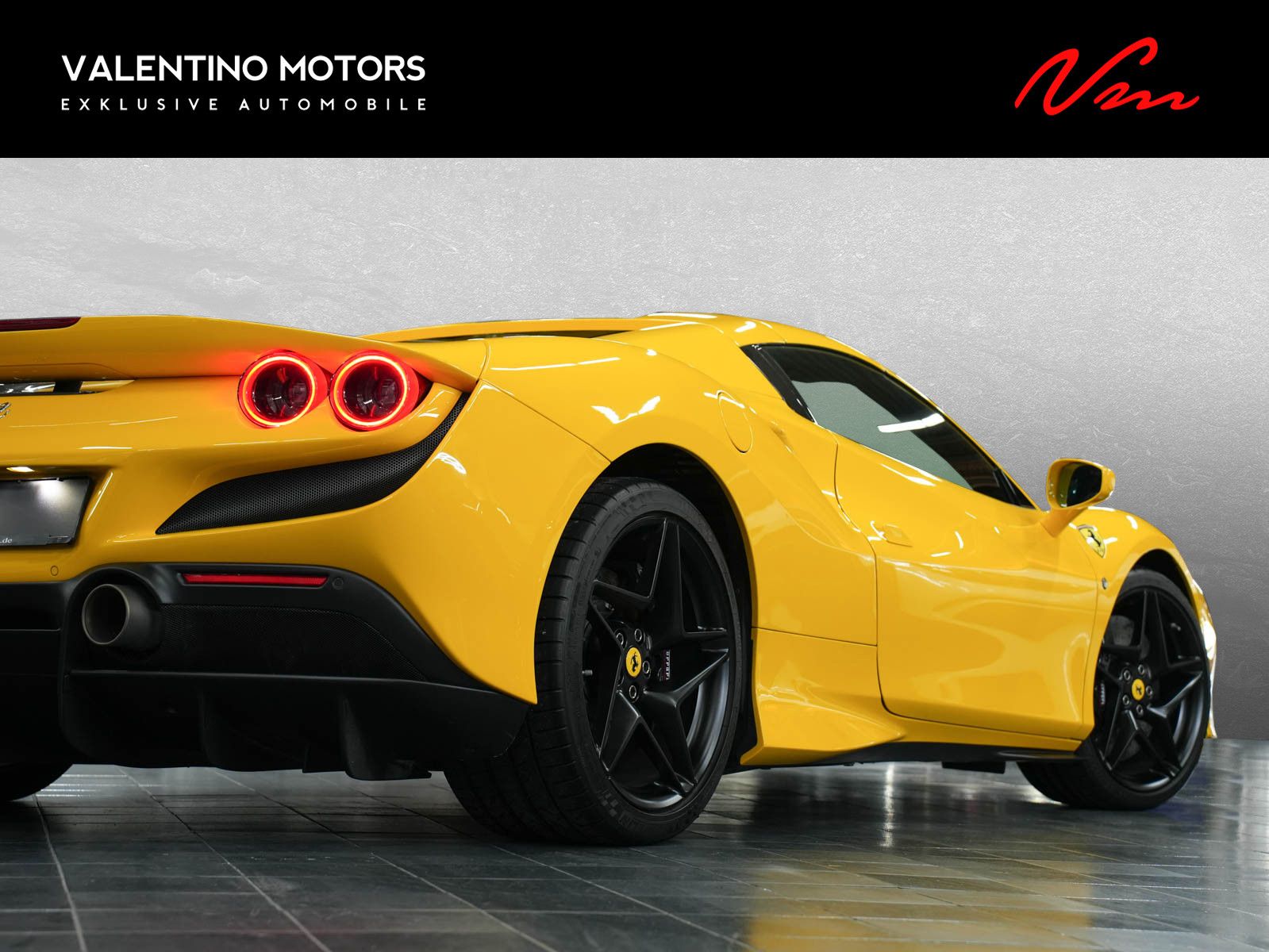 Fahrzeugabbildung Ferrari F8 Spider - Carbon! |Racing Sitze|JBL|BF-Display
