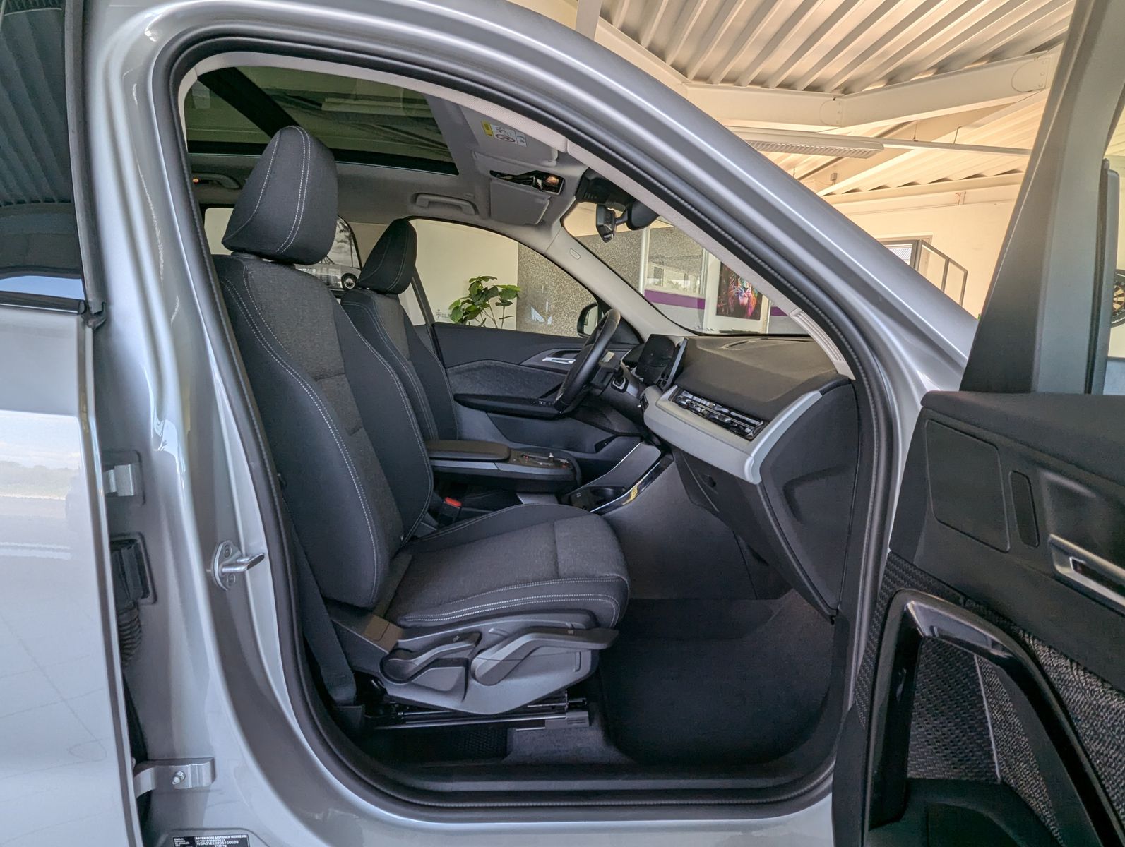 BMW X1 20 i Pano Premium-Travel-Paket AHK - Image 17