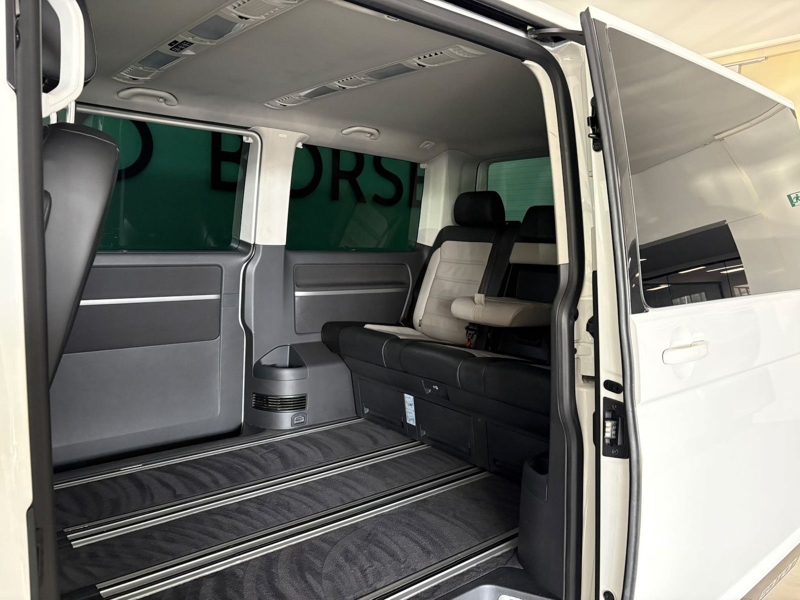 Volkswagen T6 Multivan EDITION LEDER AHK STHZG CAM DYN LED foto 15