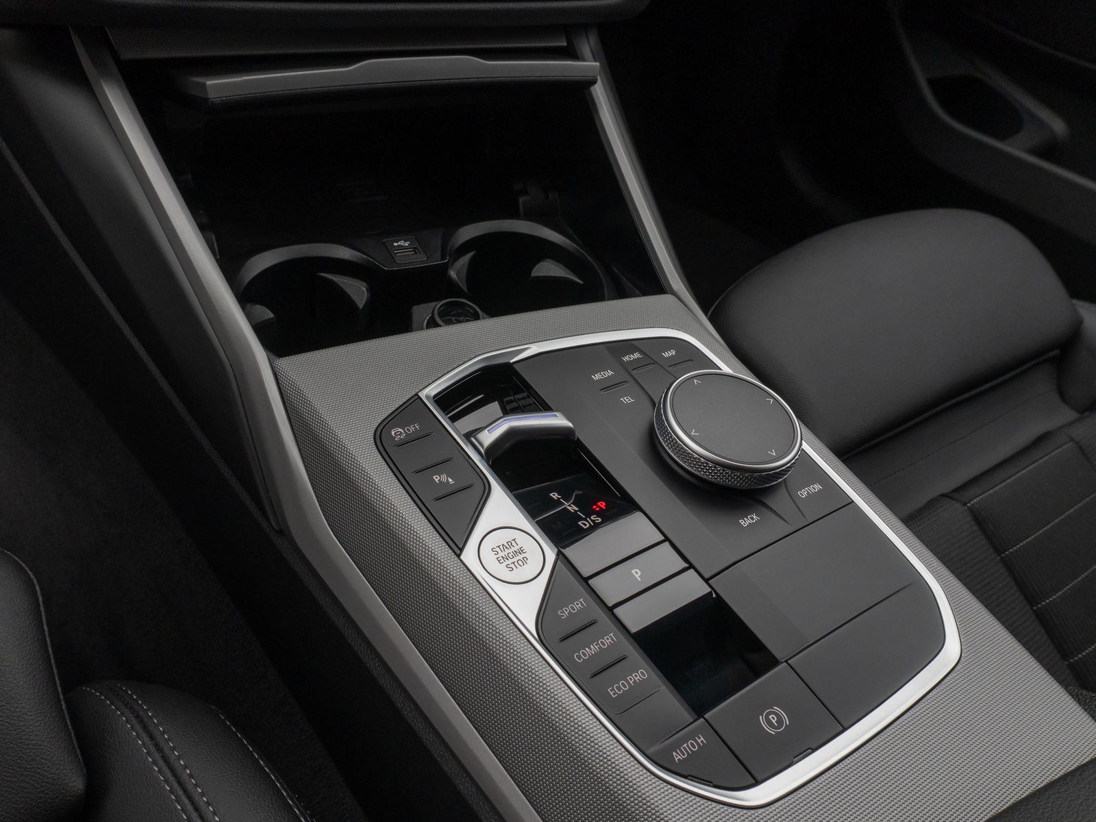 Fahrzeugabbildung BMW 320d xD ACC HUD Kamera DAB Sportsitze Teilleder