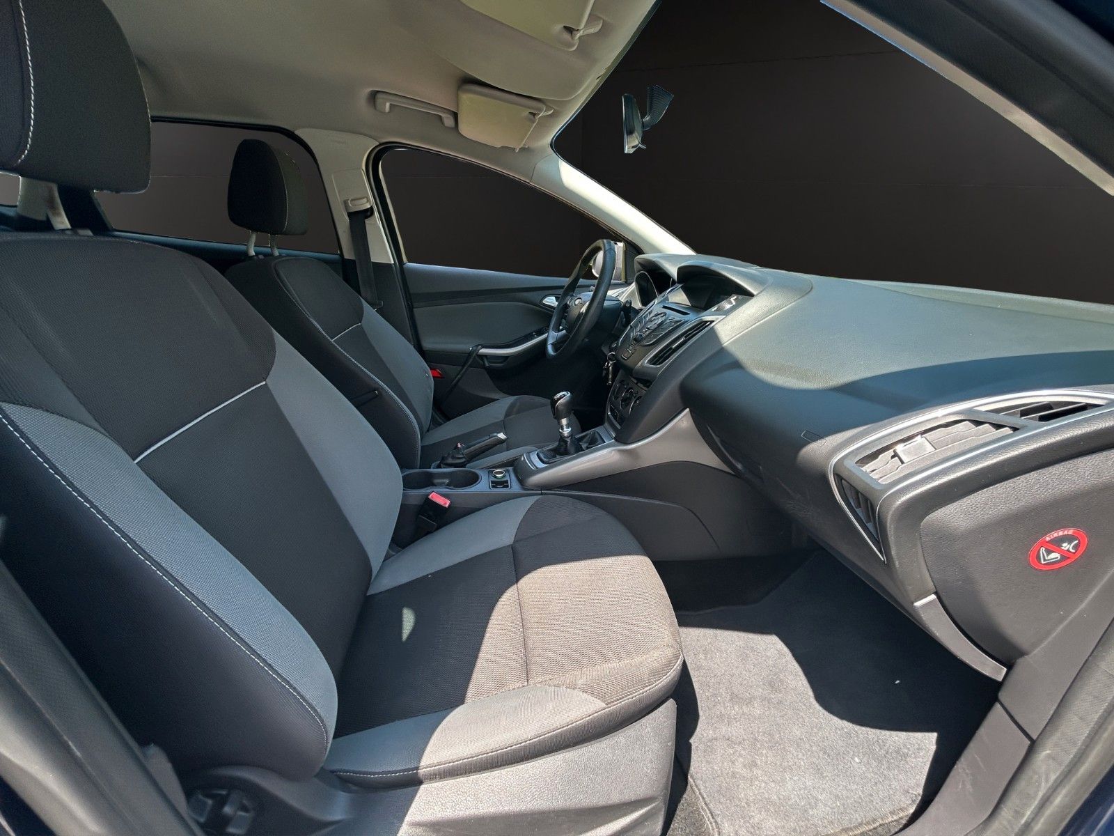 Fahrzeugabbildung Ford Focus Turnier TDCI Kima/TÜV NEU/TOP ZUSTAND