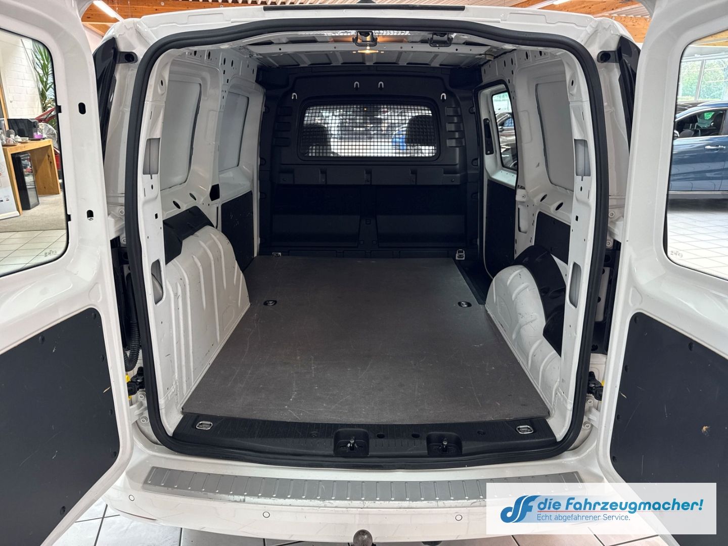 Fahrzeugabbildung Volkswagen Caddy Cargo Maxi DSG AHK 25tkm Temp PDCv+h El. P