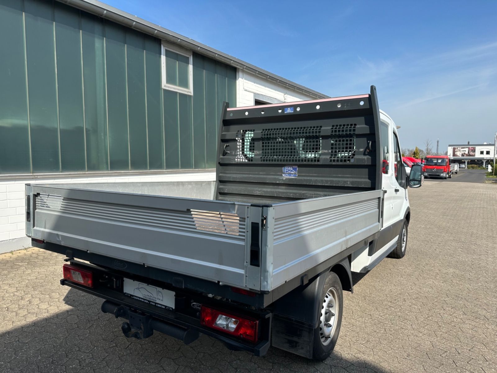Fahrzeugabbildung Ford Transit Pritsche 310 L2 Doppelkabine*6Sitzer*AHK