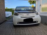 Toyota IQ + 1,0-l-VVT-i + - Toyota IQ von privat
