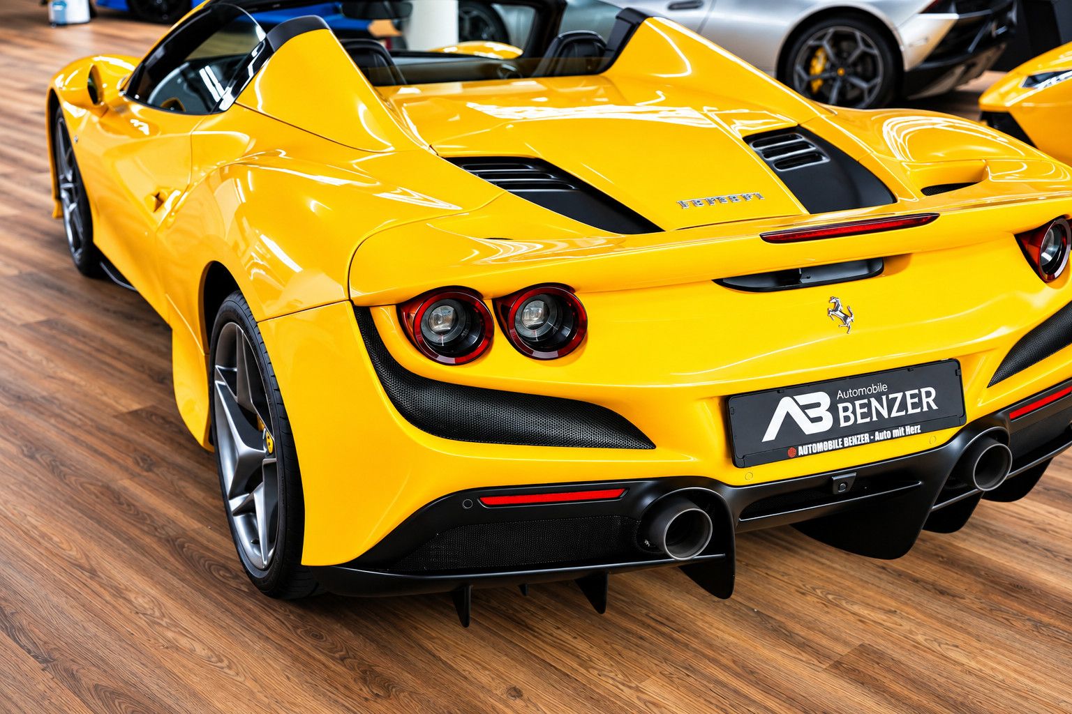 Fahrzeugabbildung Ferrari F8 Spider Giallo Modena *Lift*Carbon*Kamera*
