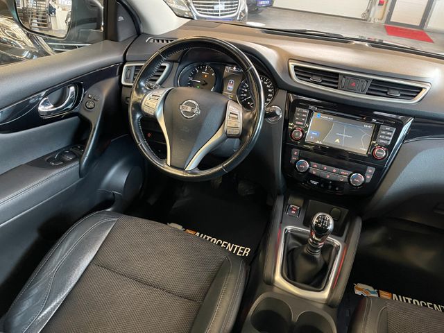 Nissan Qashqai Tekna *PANO*NAVI*360°*AHK*LED*PDC*TEMPO*