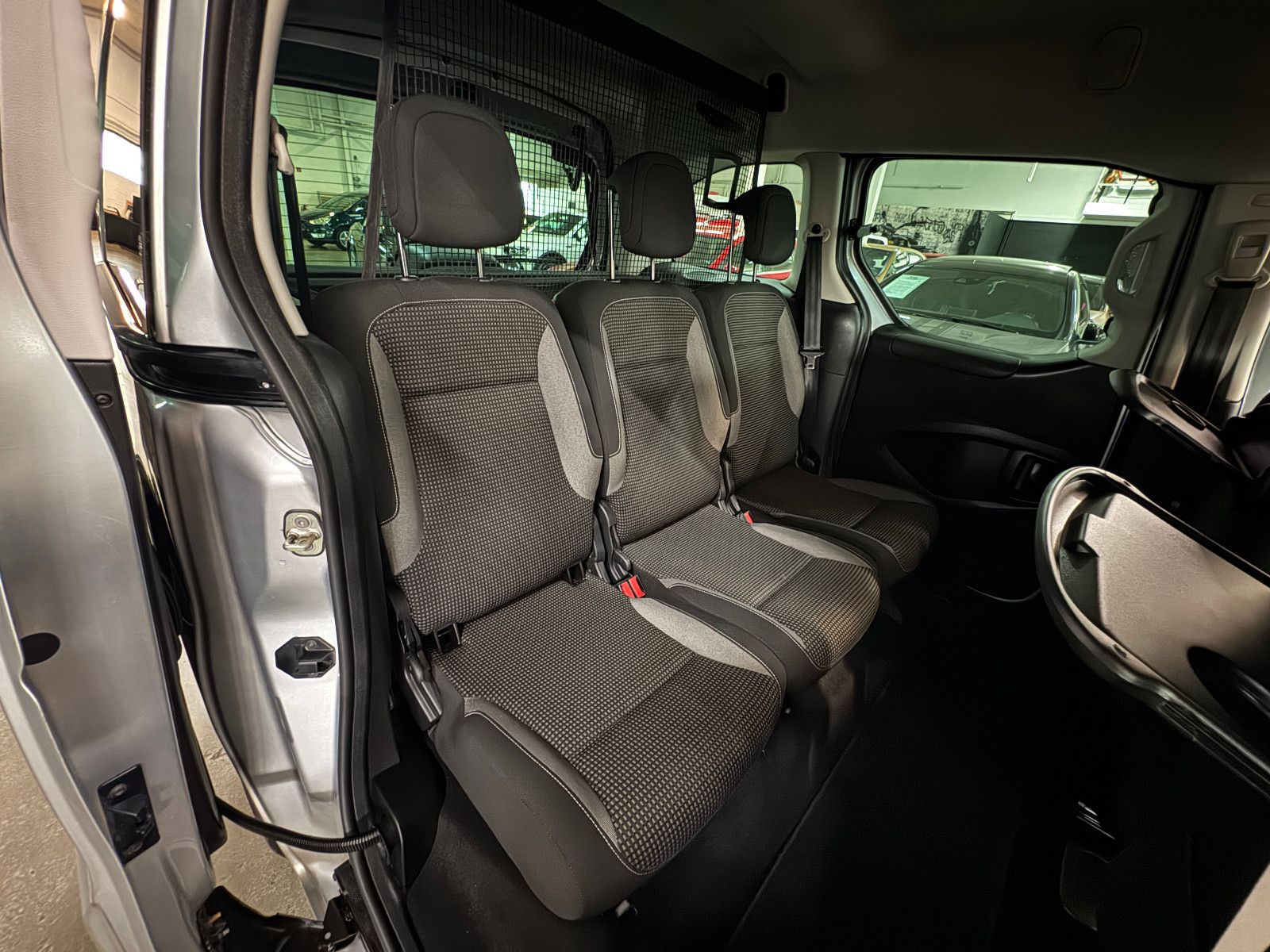 Fahrzeugabbildung Peugeot Partner Tepee 1.6 HDI ALLURE PDC SHZ KLIMA 2HAND