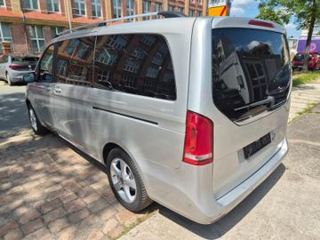 Mercedes V 220 - 2