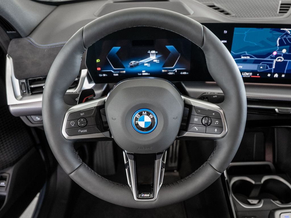 BMW iX2 - Bild 14